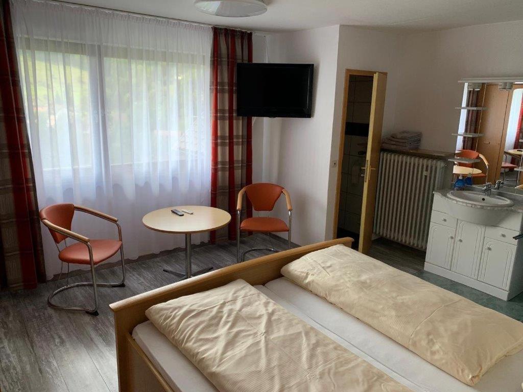 Hotel Cafe Waldeck Wuestenrot Exteriör bild